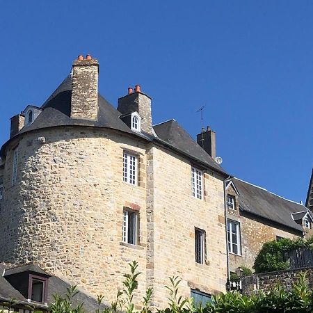 La Maison Sur Les Remparts Domfront  Exterior photo